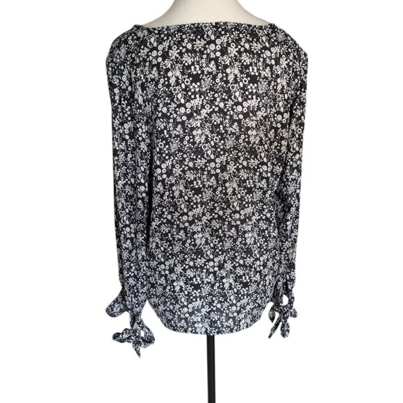 CeCe Black & White Floral Tie Cuff Top – Size Large - Picture 4 of 5